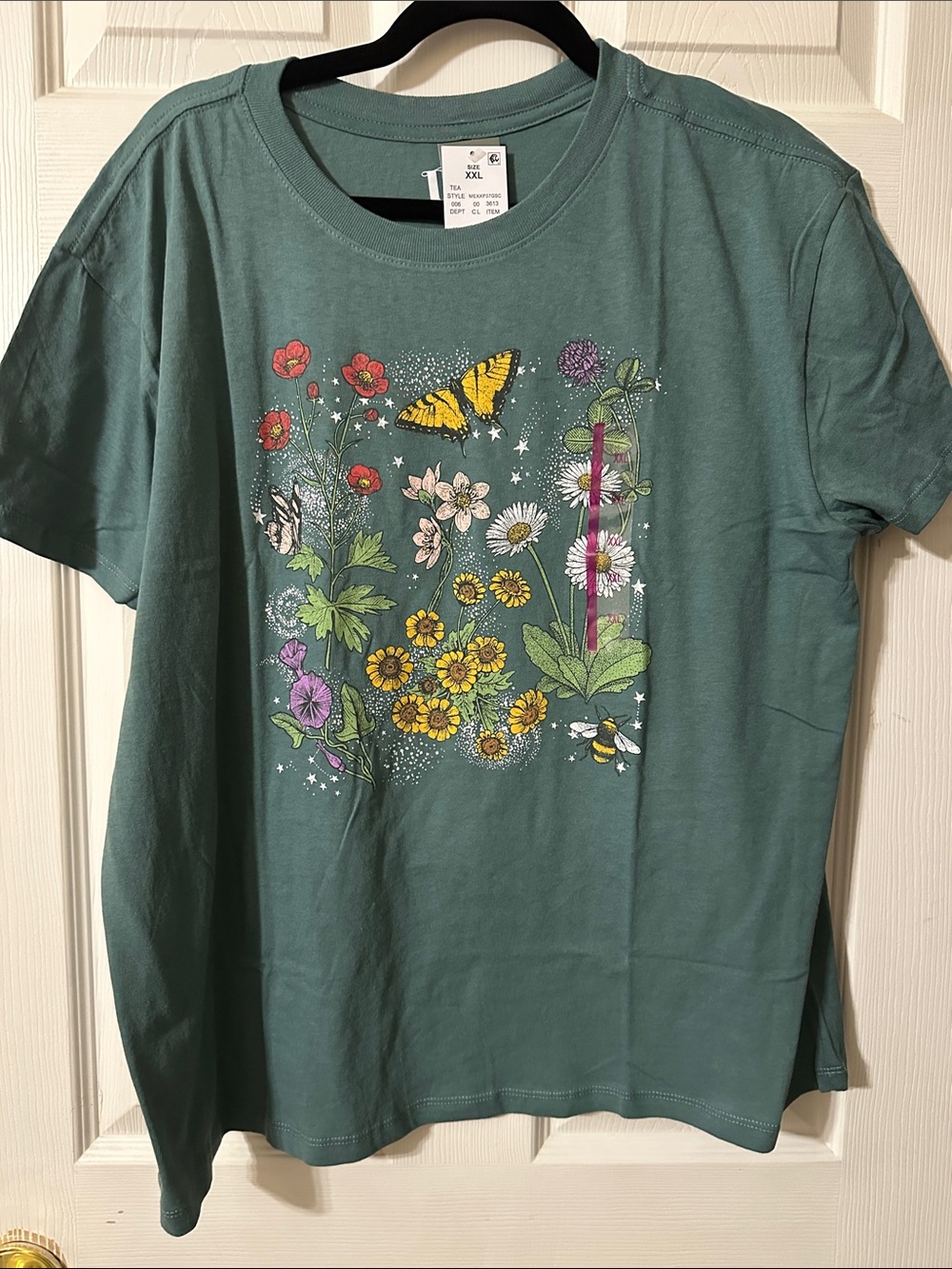 Woman’s Green Floral & Butterfly Short Sleeve Tee